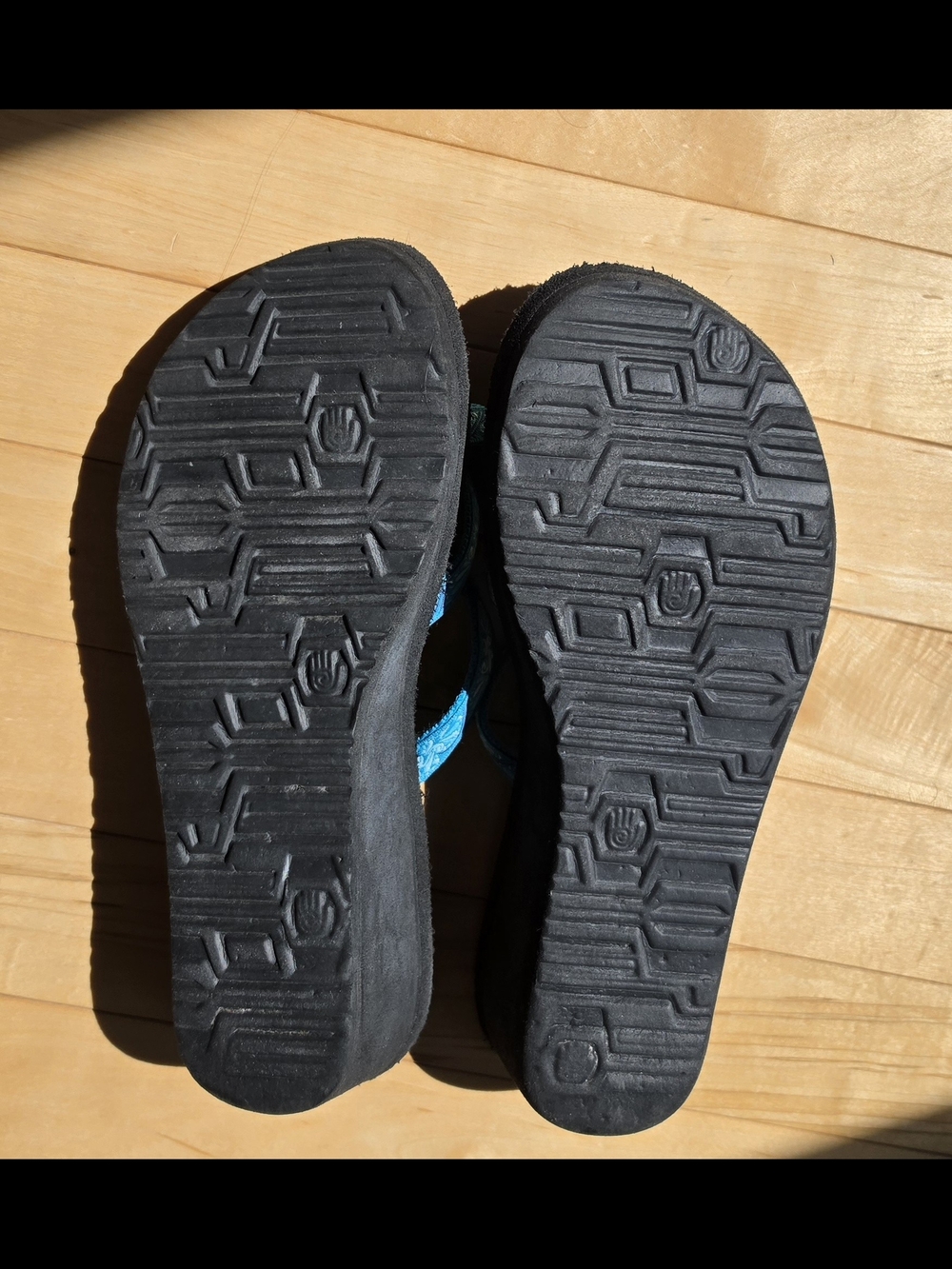 Teva Blue Patterned Strap Black Foam Flip Flops - Picture 3 of 4